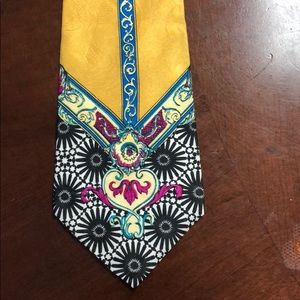 GIANNI VERSACE 100%Silk beautiful